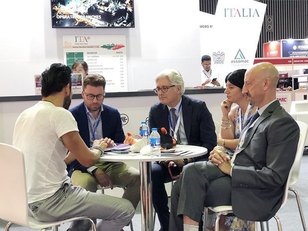 Italy introduces leather, footwear products, technologies in HCM City
